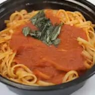 Spaghetti with Tomato Sauce or Garlic & Oil.