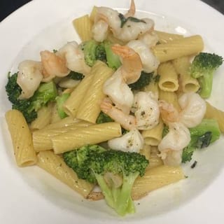 Rigatoni with Shrimp and Broccoli