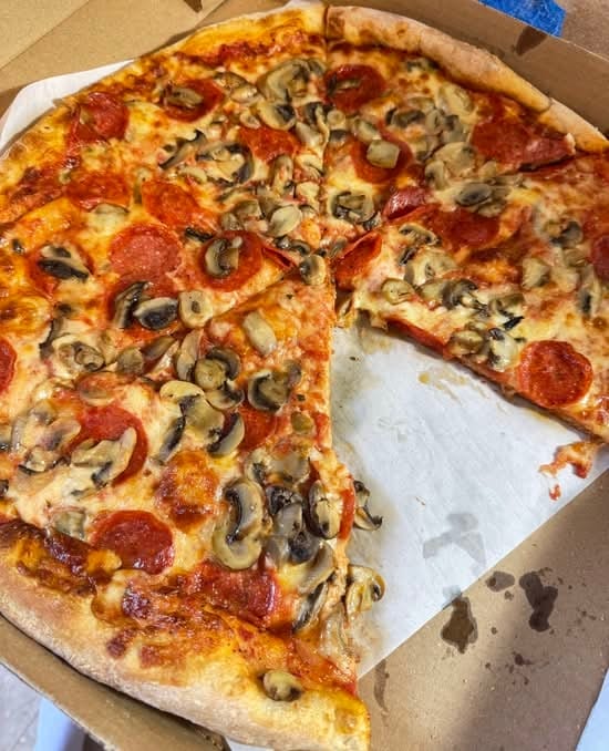 Mushroom & Pepperoni Pizza.