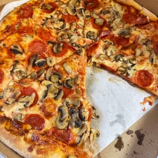 Mushroom & Pepperoni Pizza
