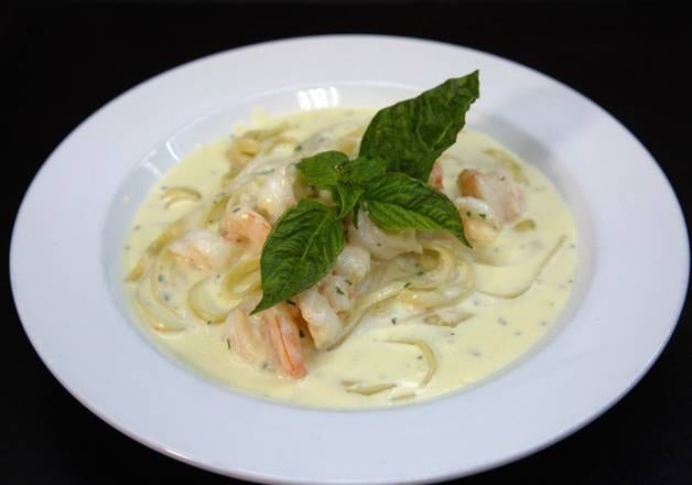 Fettuccine Alfredo Shrimp & Broccoli.