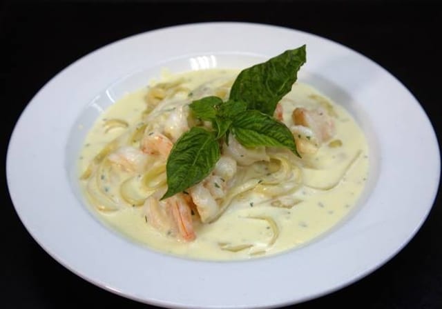 Fettuccine Alfredo Shrimp & Broccoli.